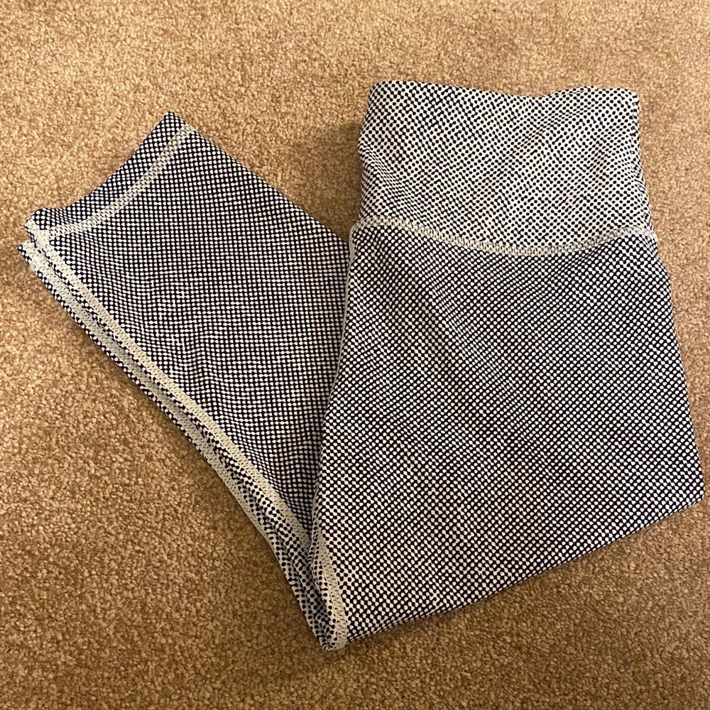 ZYIA. Women’s leggings.